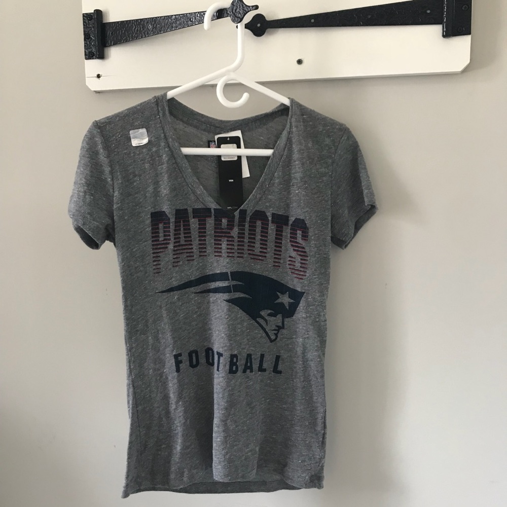 NFL - Women’s Fitted V-Neck Patriots Shirt